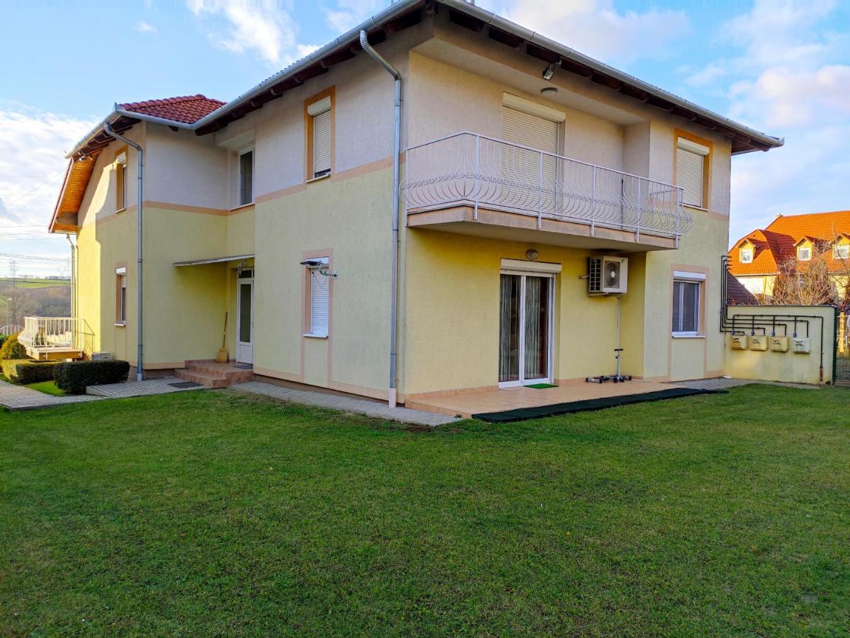 Var-Lak Apartman Apartment Hévíz Exterior foto