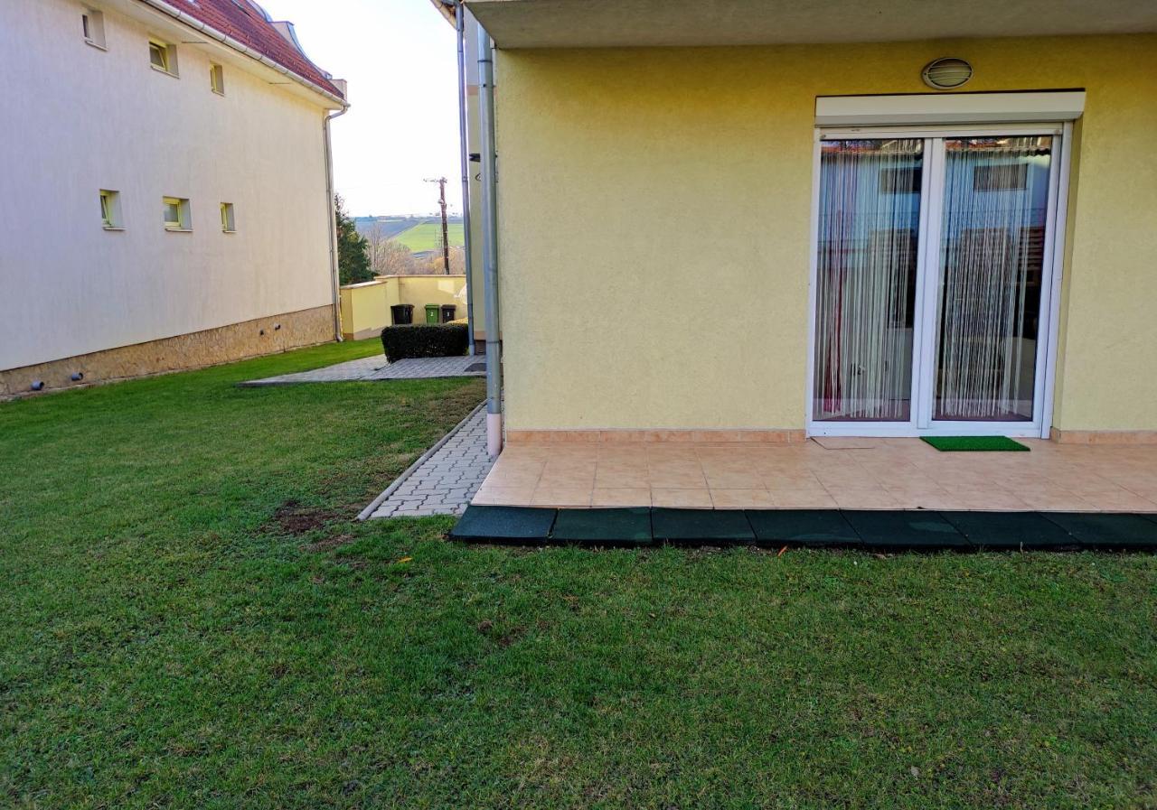 Var-Lak Apartman Apartment Hévíz Exterior foto